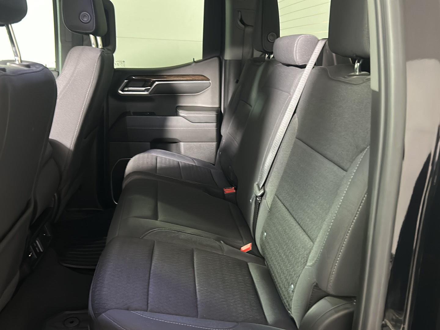 Used 2024 Onyx Black GMC Elevation image 16