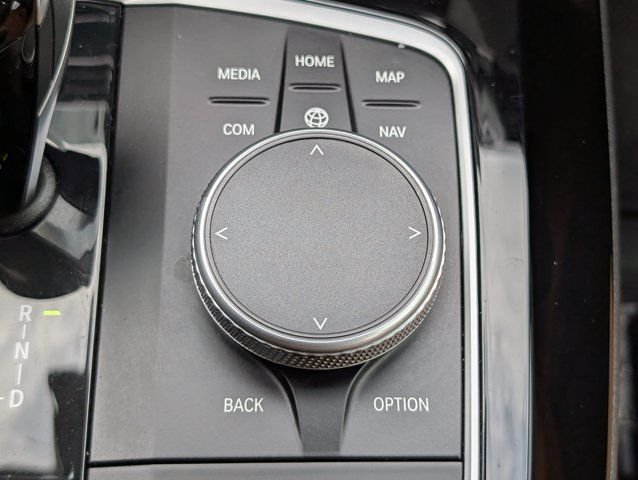 Used 2022 White BMW sDrive30i image 22