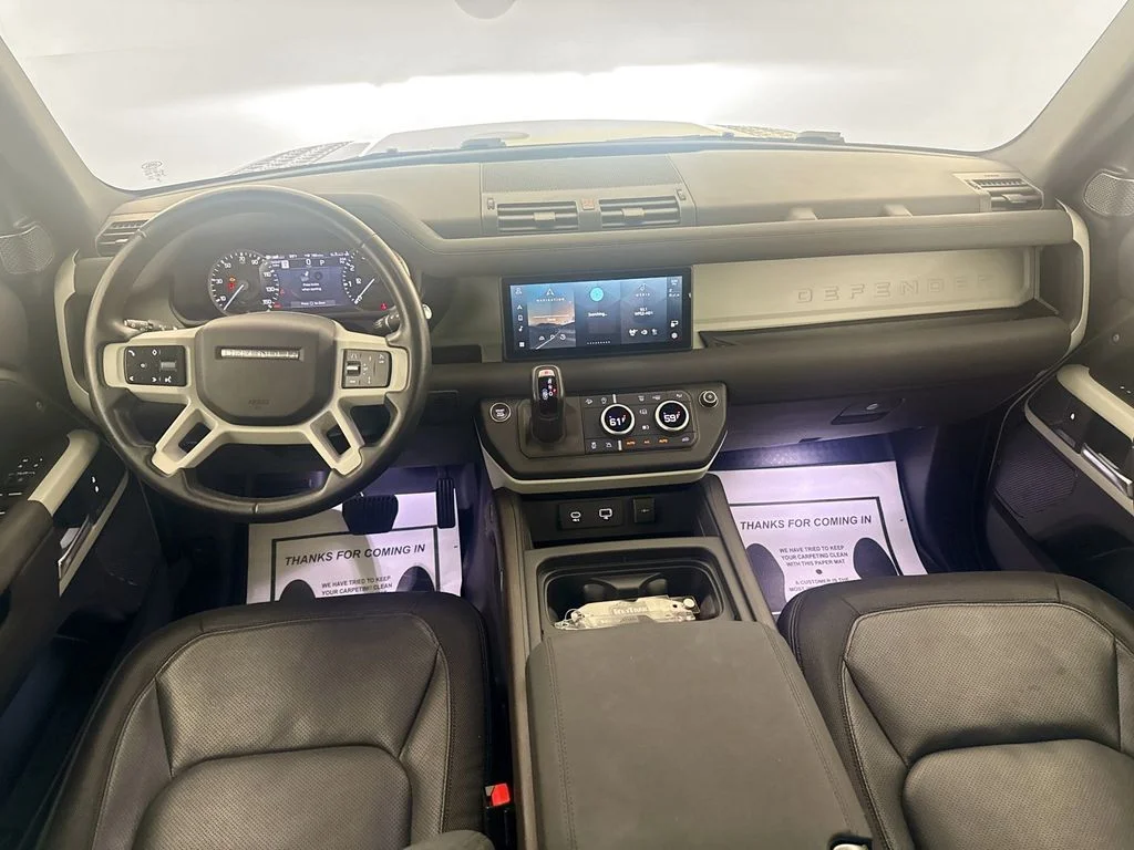 Used 2023 Green Land Rover X-Dynamic SE image 21