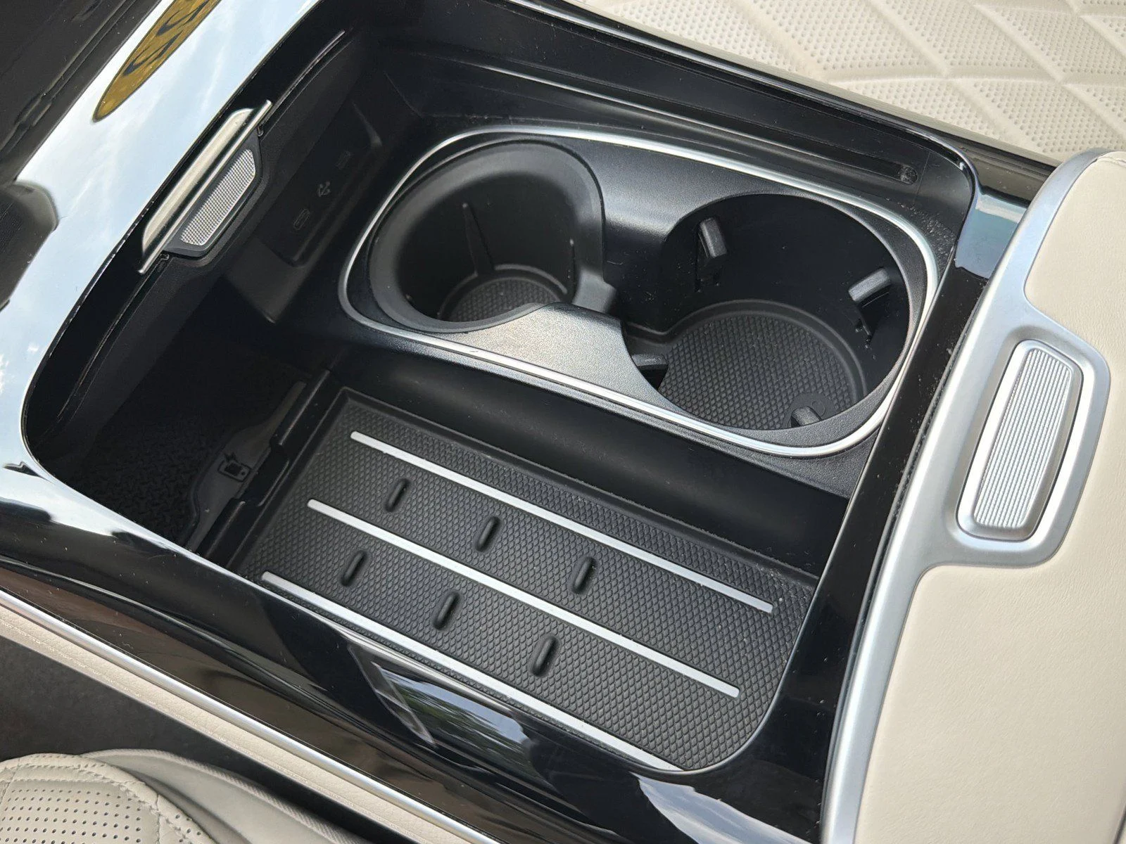 Used 2022  Mercedes-Benz S 580 image 32