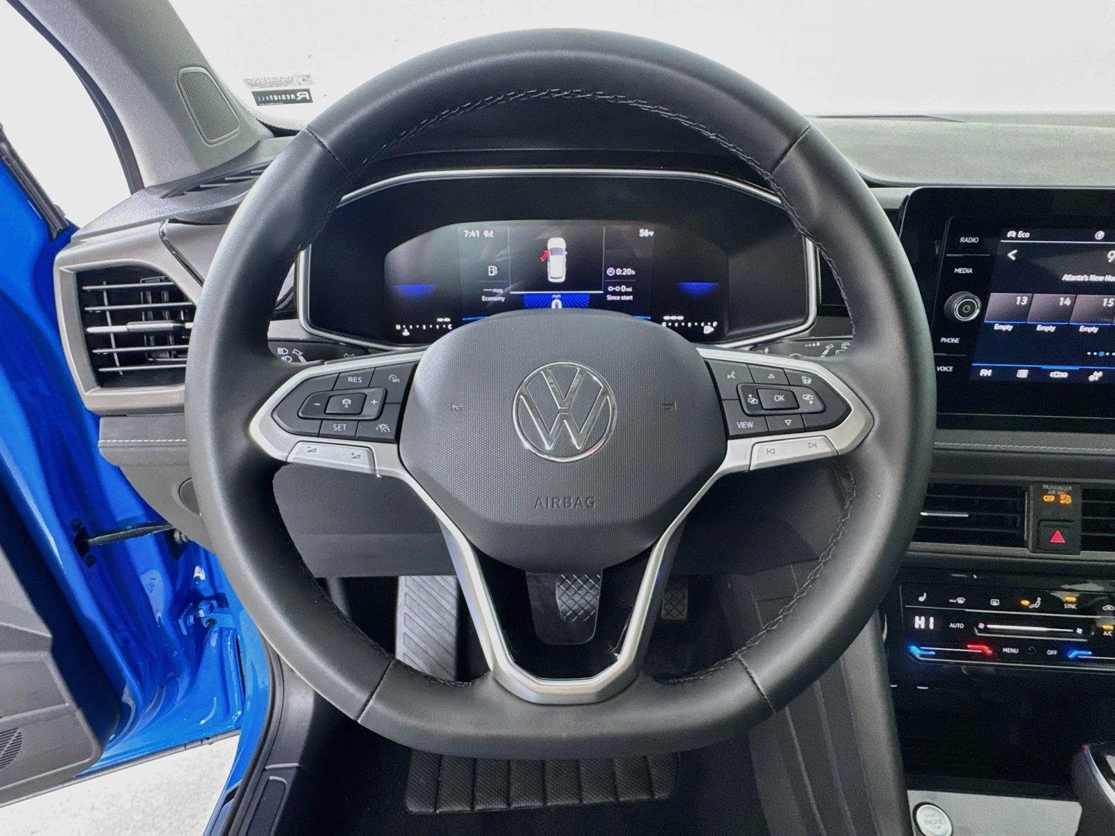New 2026 Cornflower Blue w/Deep Black Roof Volkswagen SE Black image 11