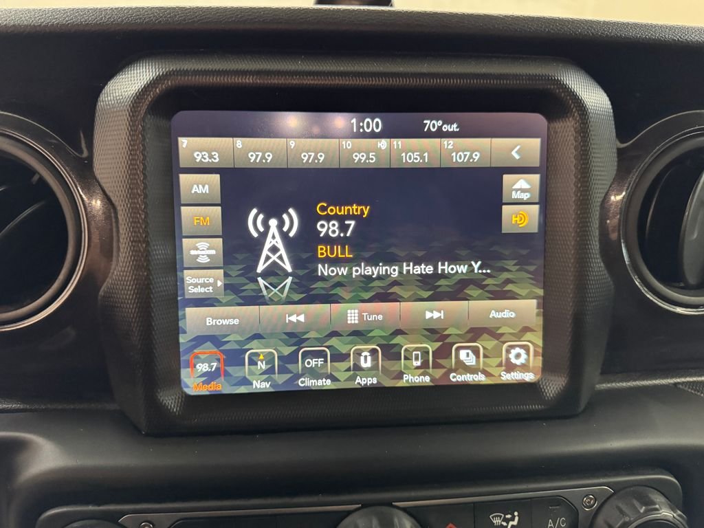 Used 2022 Green Jeep Unlimited Sport Altitude image 21