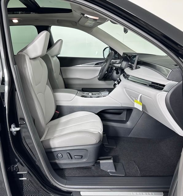 Certified Used 2026 Black INFINITI PURE image 27