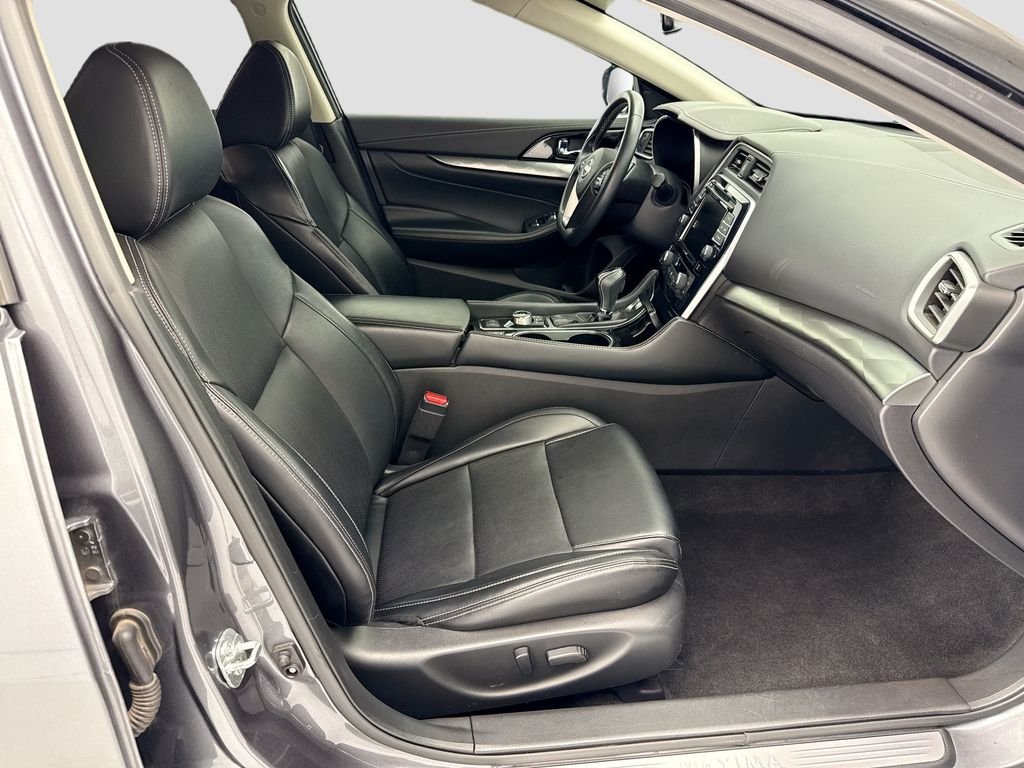 Used 2023 Gun Metallic Nissan SV image 19