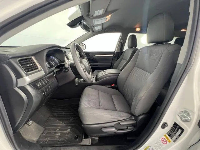 Used 2019 White Toyota LE image 11