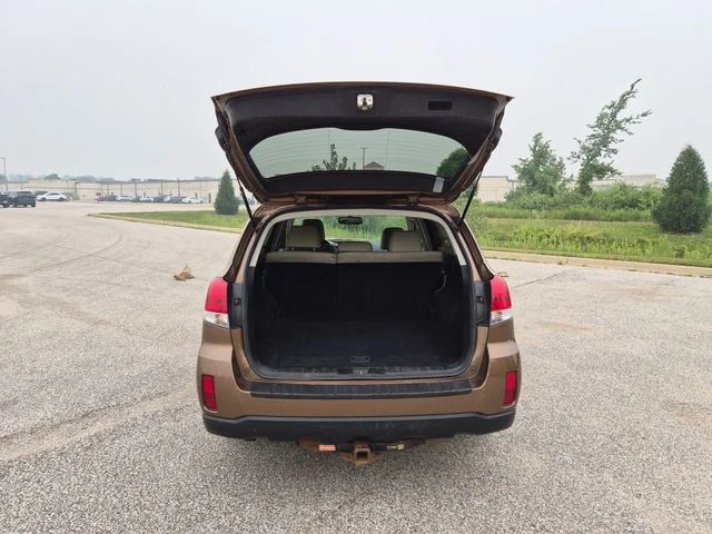 Used 2013 Tan Subaru 2.5i image 11