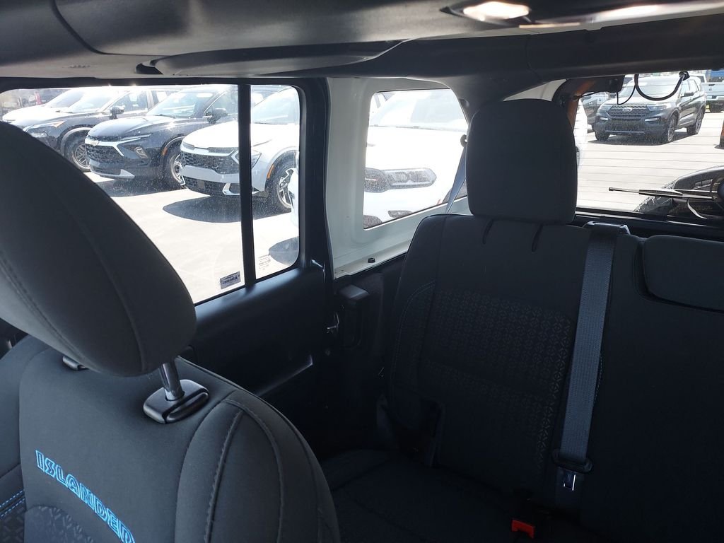 Used 2021 Black Jeep Unlimited Sport image 12