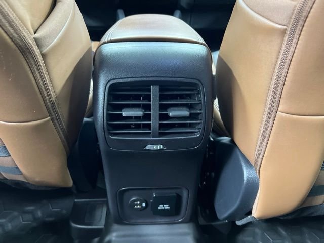 Used 2023 Oxford White Ford Badlands image 15