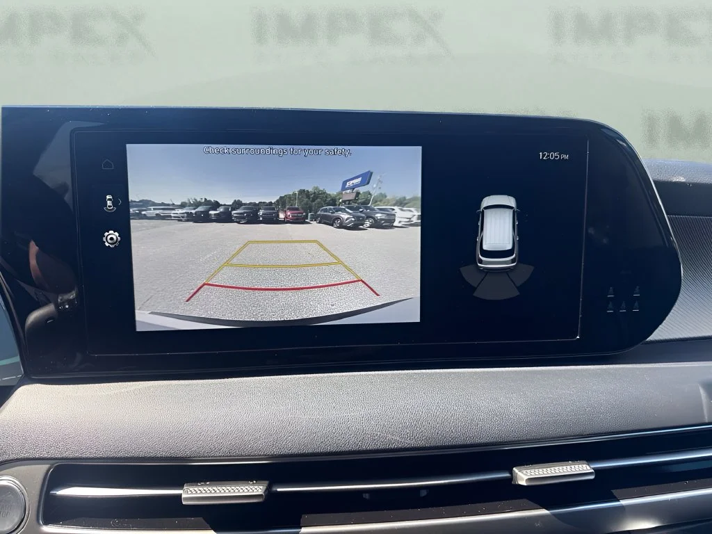 Used 2023 White Hyundai SEL image 18