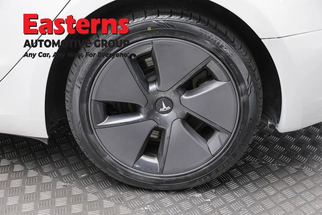 Used 2023 White Tesla Base image 8