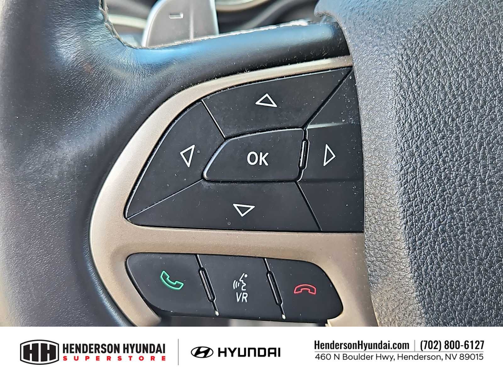 Used 2017 Ivory 3-Coat Jeep Overland image 24
