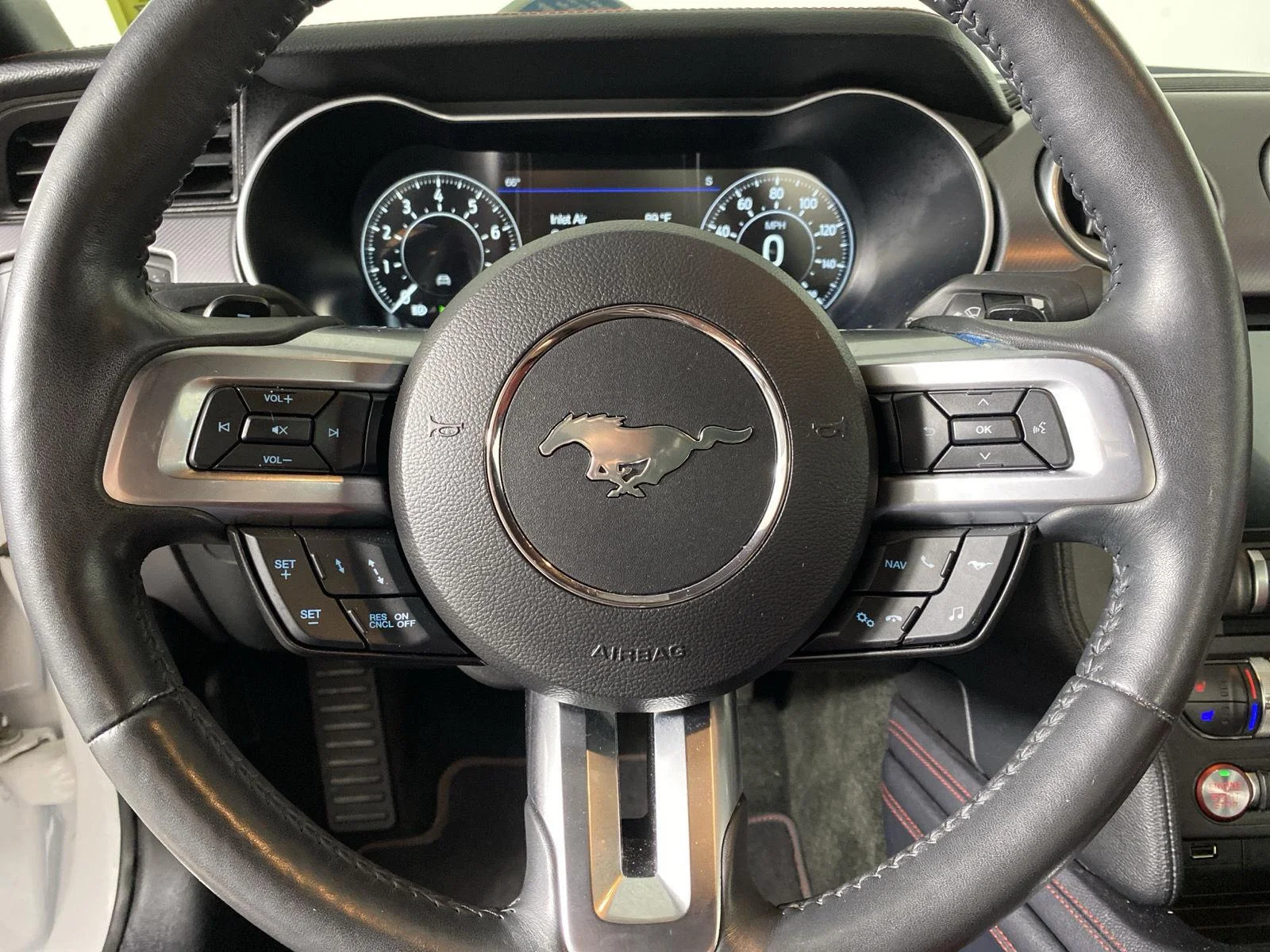 Used 2018 Oxford White Ford GT Premium image 14