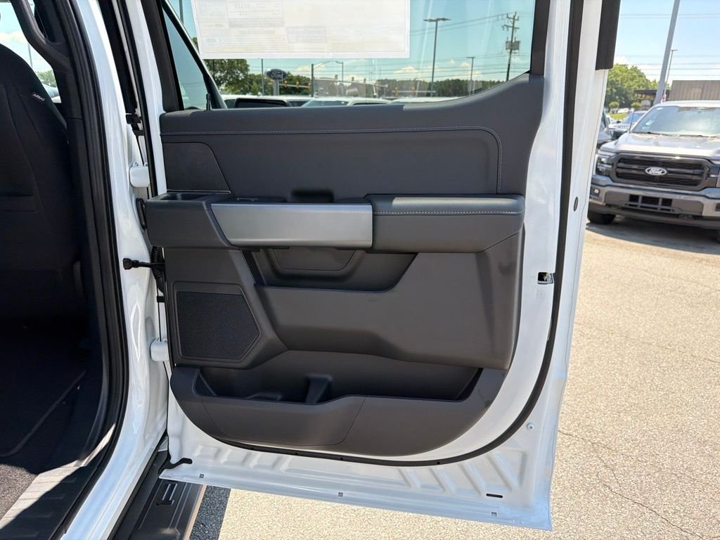 New 2026 Oxford White Ford XLT image 20