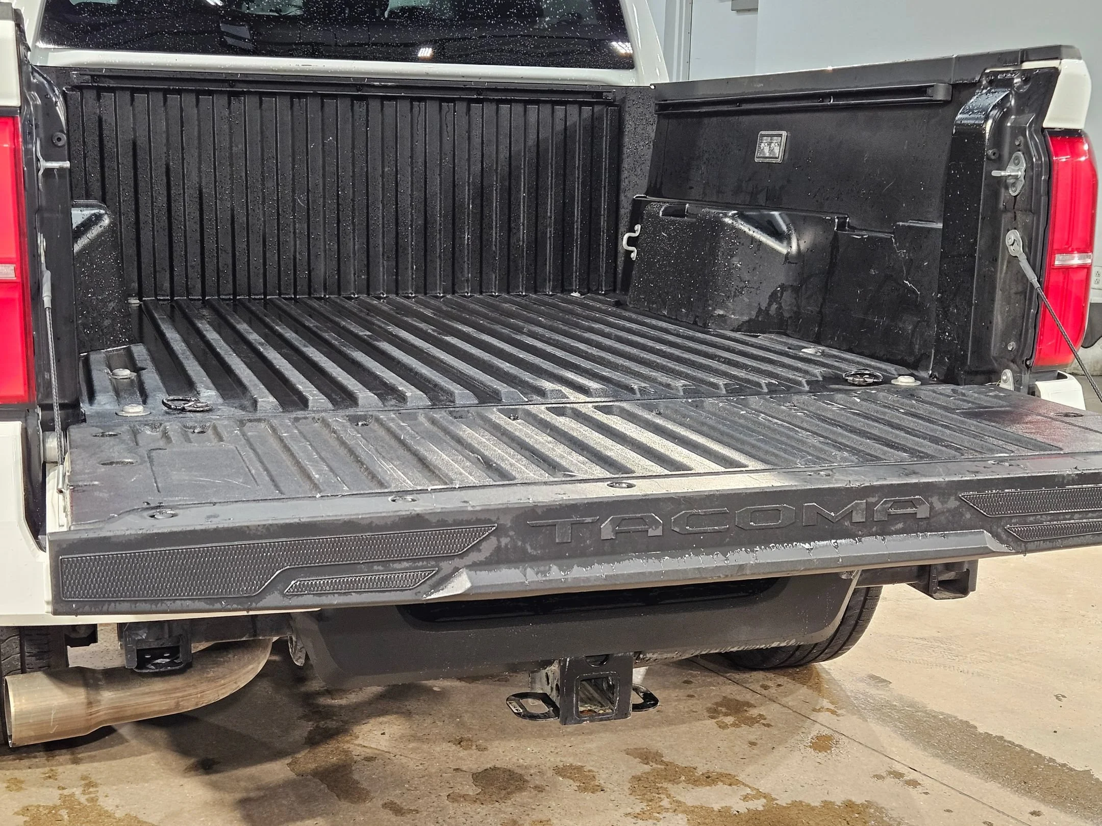 Used 2025 Ice Cap Toyota SR5 image 18
