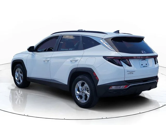 Used 2023 White Hyundai SEL image 7