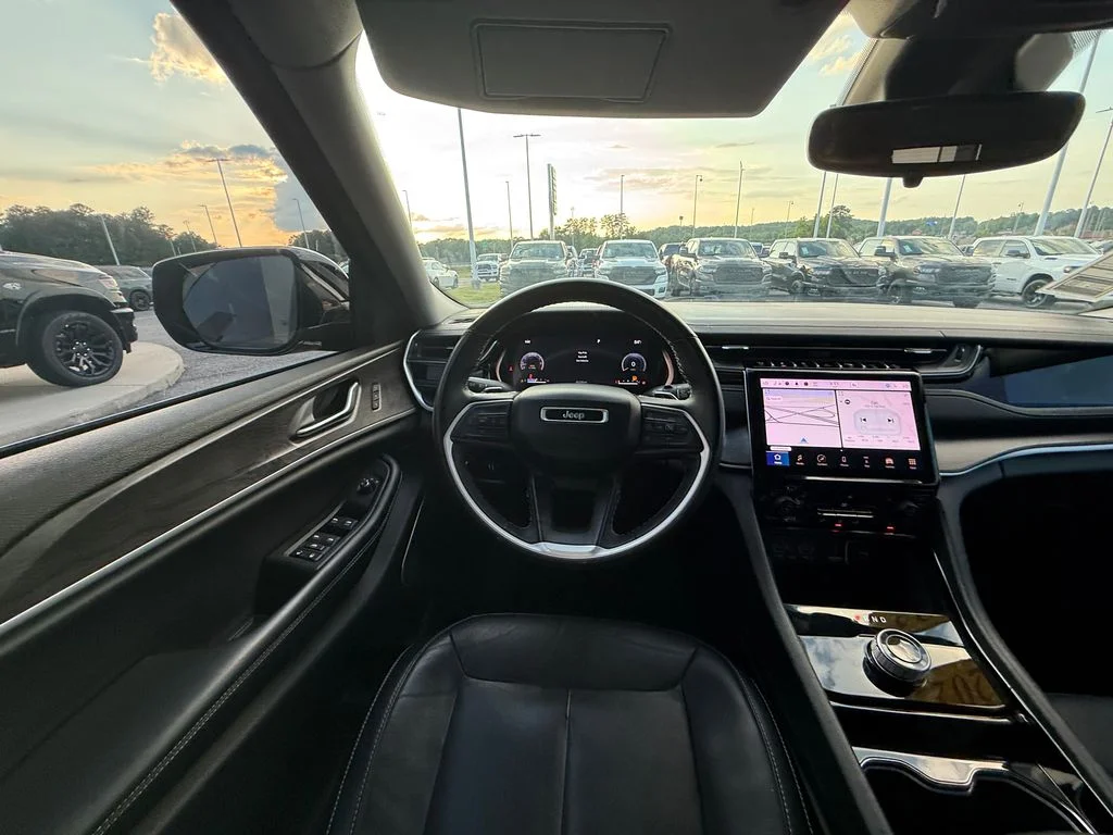 Used 2022 Gray Jeep Limited image 8