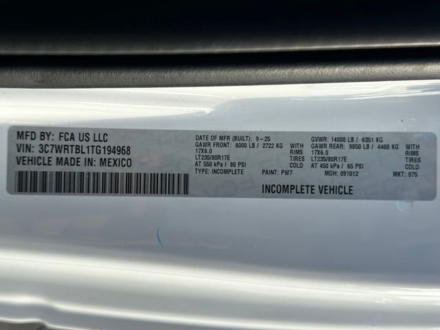 New 2026 Bright White Clear-Coat Exterior Paint RAM Tradesman image 30