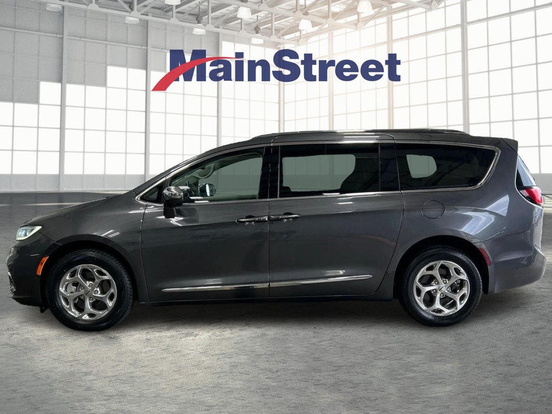 Used 2021 Chrysler Pacifica Limited with VIN 2C4RC3GG4MR594865 for sale in Kansas City