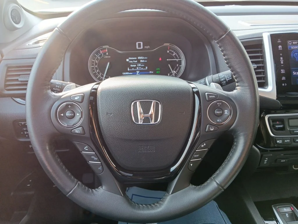 Used 2017 White Diamond Pearl Honda Touring image 16