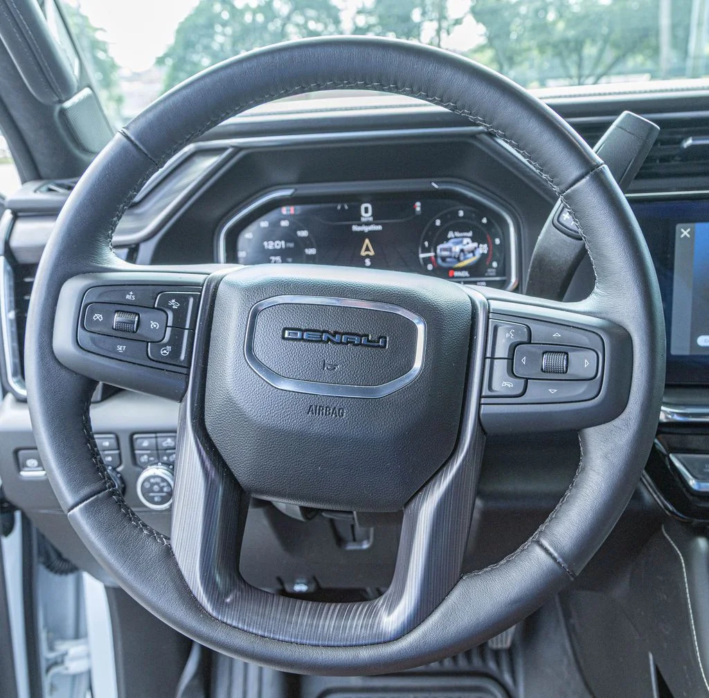Used 2025 White GMC Denali Ultimate image 23