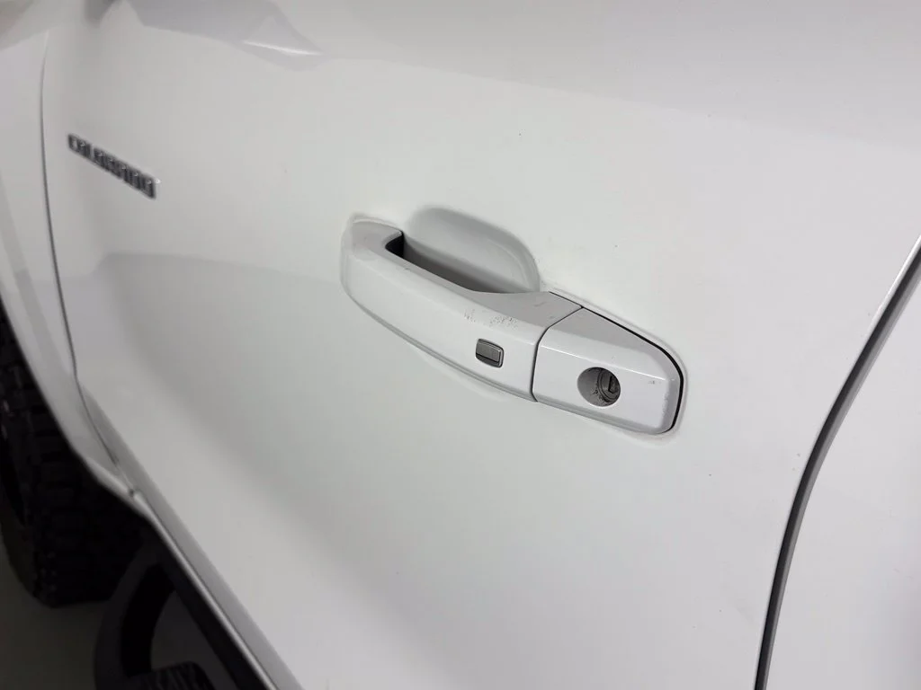 Used 2024 Summit White Chevrolet LT image 12