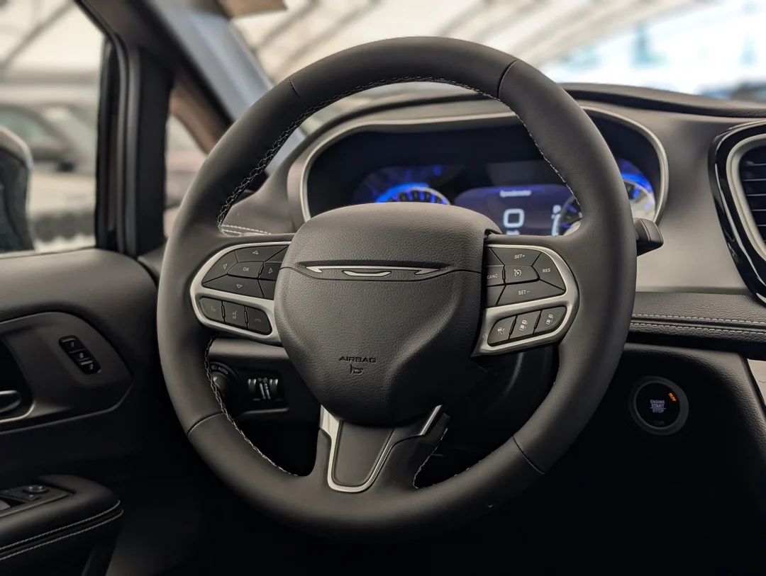 New 2027 Black Chrysler Select - - AWD - 3.6L Pentastar V6 - Adaptive Cruise Control - Blind Spot Monitor & More! image 16