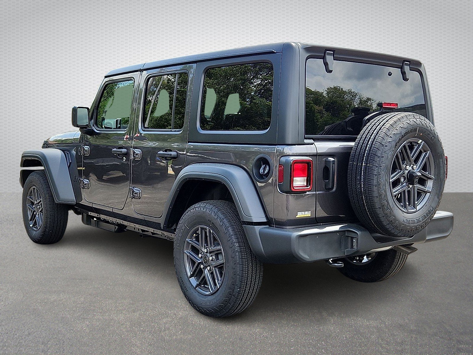 New 2026 Granite Crystal Metallic Clear-Coat Exterior Paint Jeep Sport S image 4