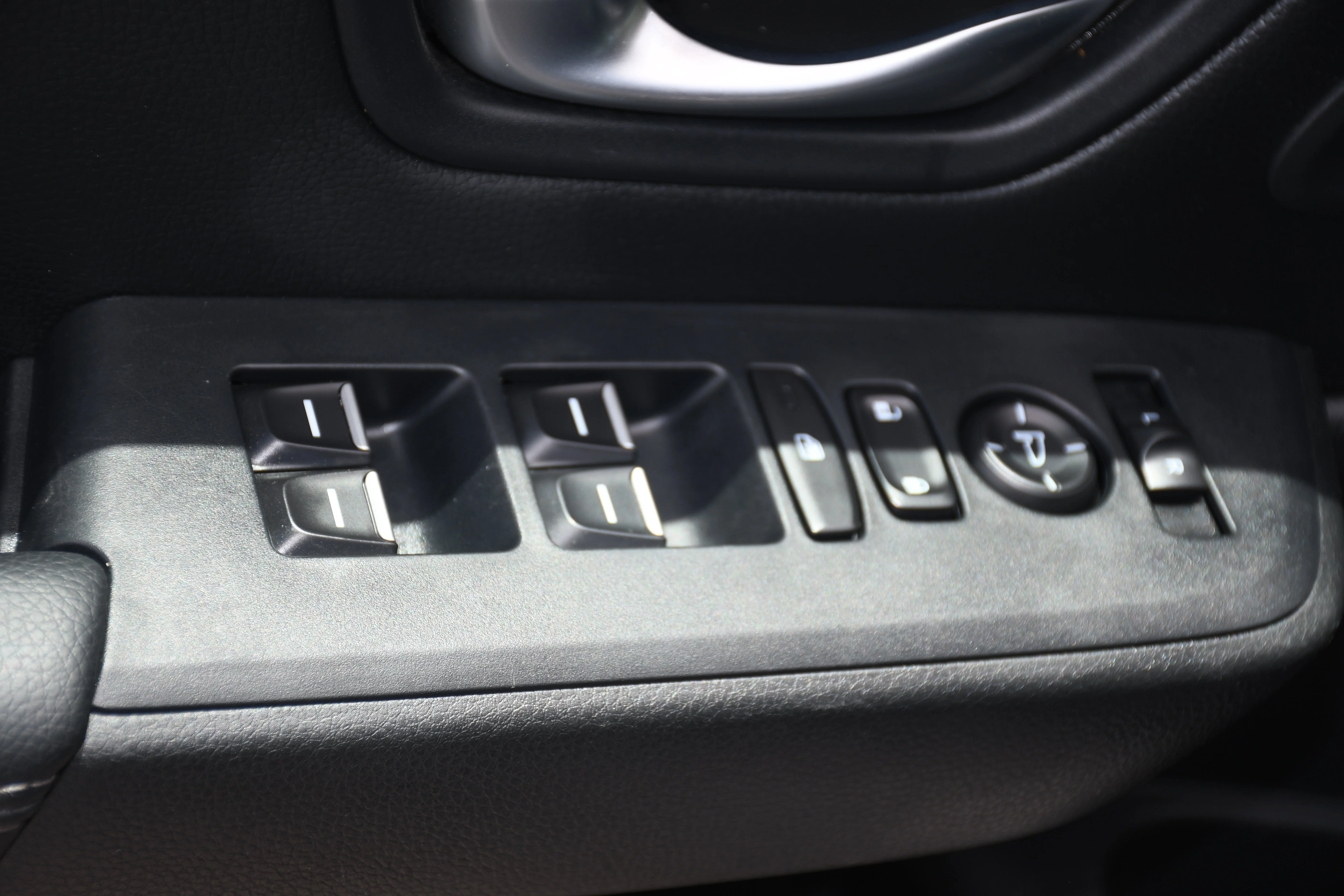 2025 Honda Pilot EX-L - Photo 32