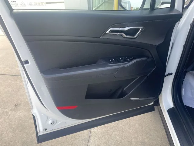 2025 Kia Sportage LX - Photo 14