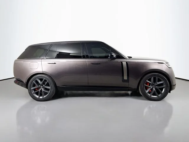 Certified Used 2022 Charente Gray Premium Metallic Land Rover SE image 4