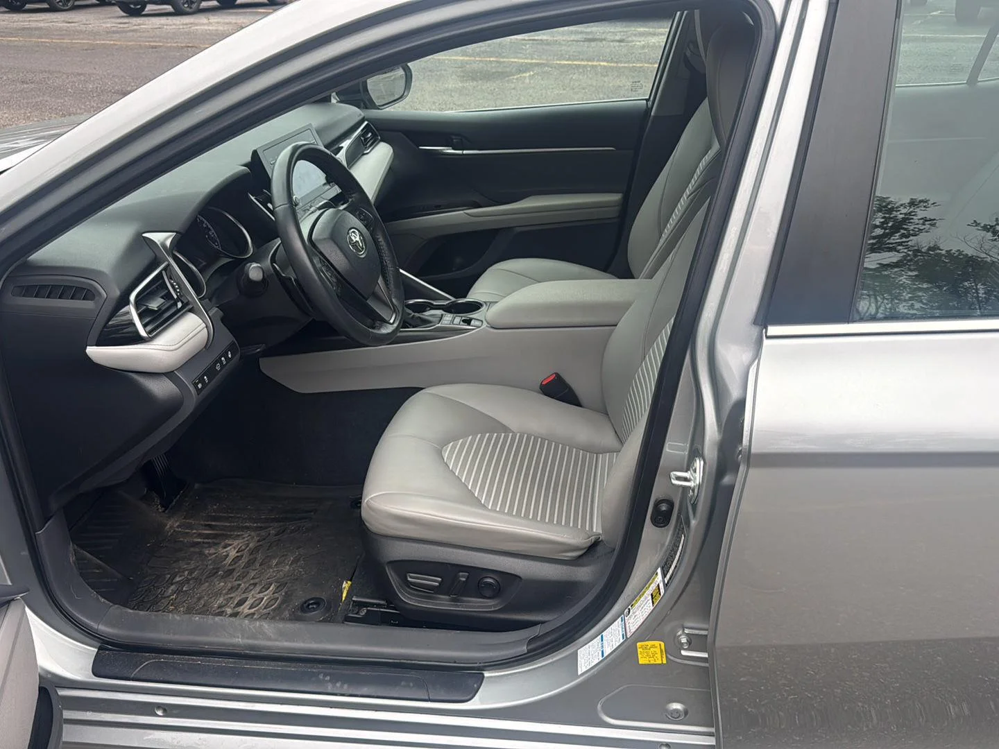 Used 2022 Celestial Silver Metallic Toyota SE image 13