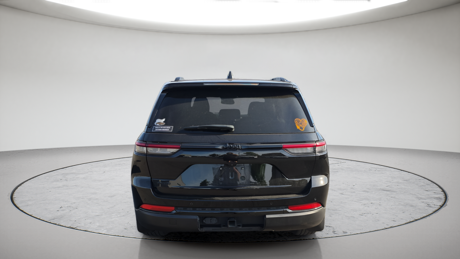 Used 2023 Diamond Black Jeep Altitude X image 5