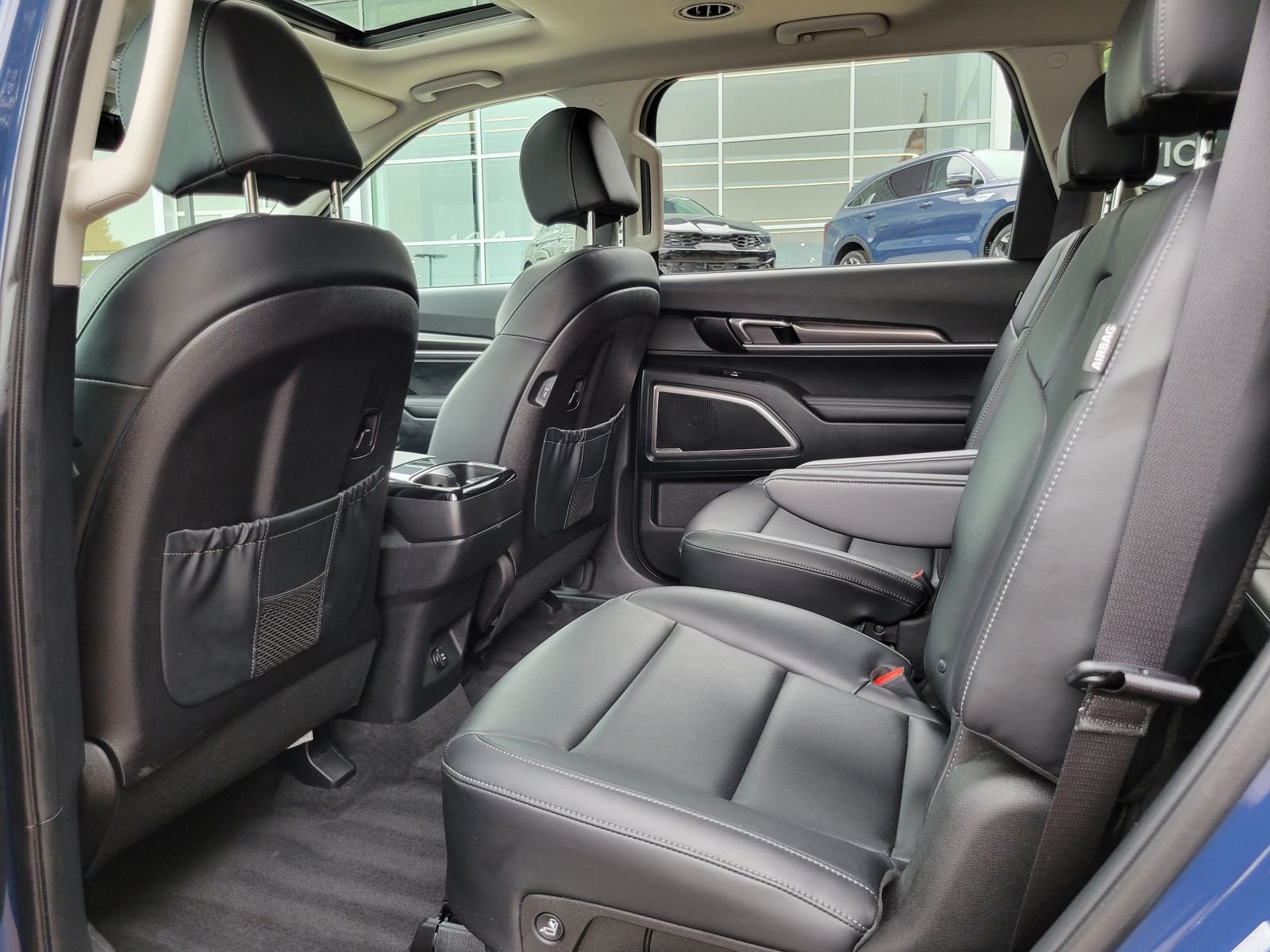 Used 2025 Black Kia S image 26