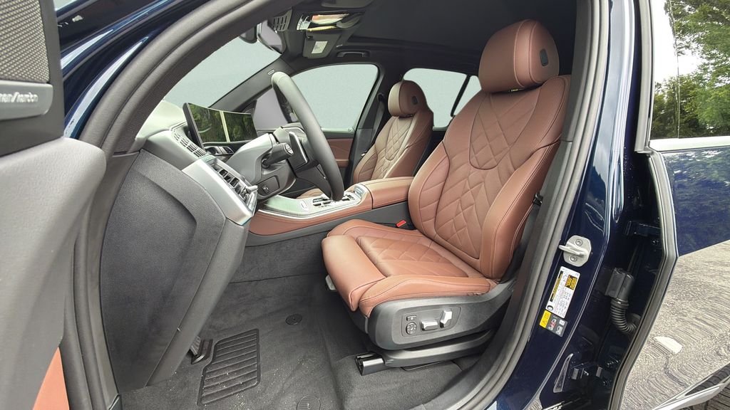New 2026 Tanzanite Blue II Metallic BMW xDrive50e image 18