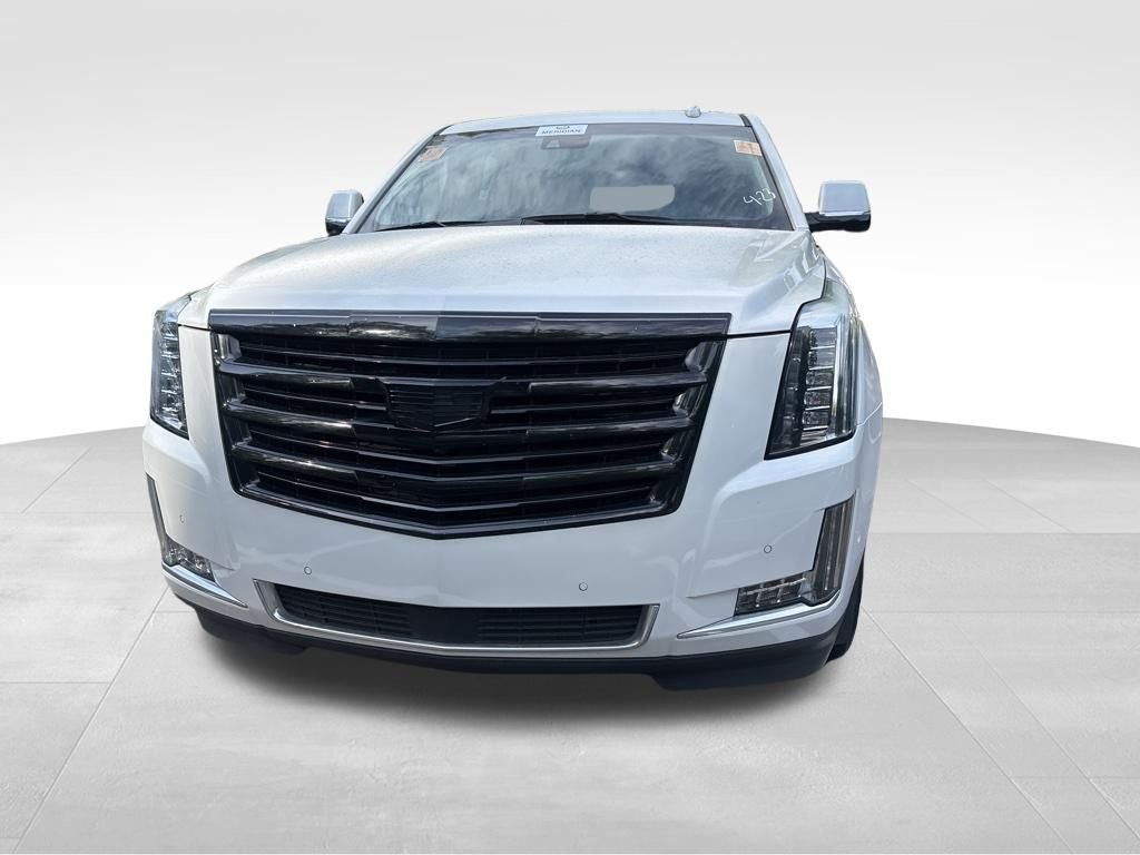 Used 2020 White Cadillac Premium image 5