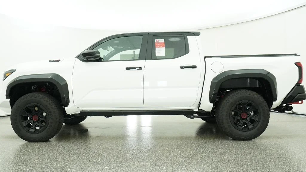 2026 Toyota Tacoma TRD Pro - Photo 6
