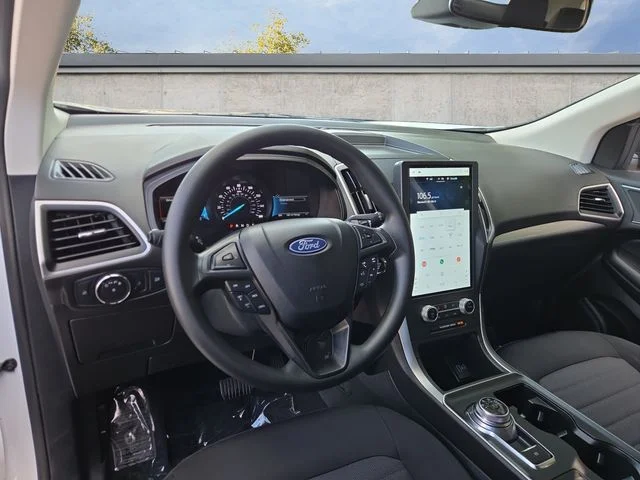 Used 2022 White Ford SE image 10