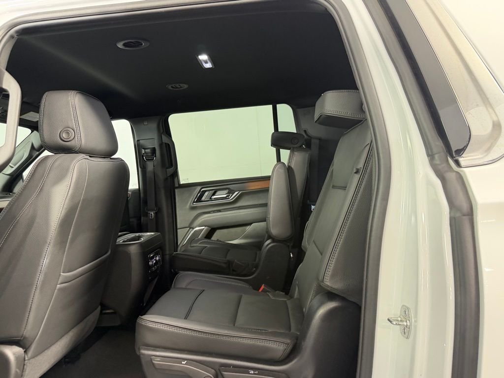 Used 2025 White GMC Denali image 22