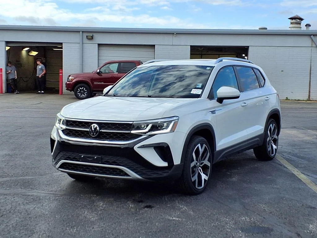Used 2023 Volkswagen Taos SEL with VIN 3VV2X7B29PM315464 for sale in Kansas City