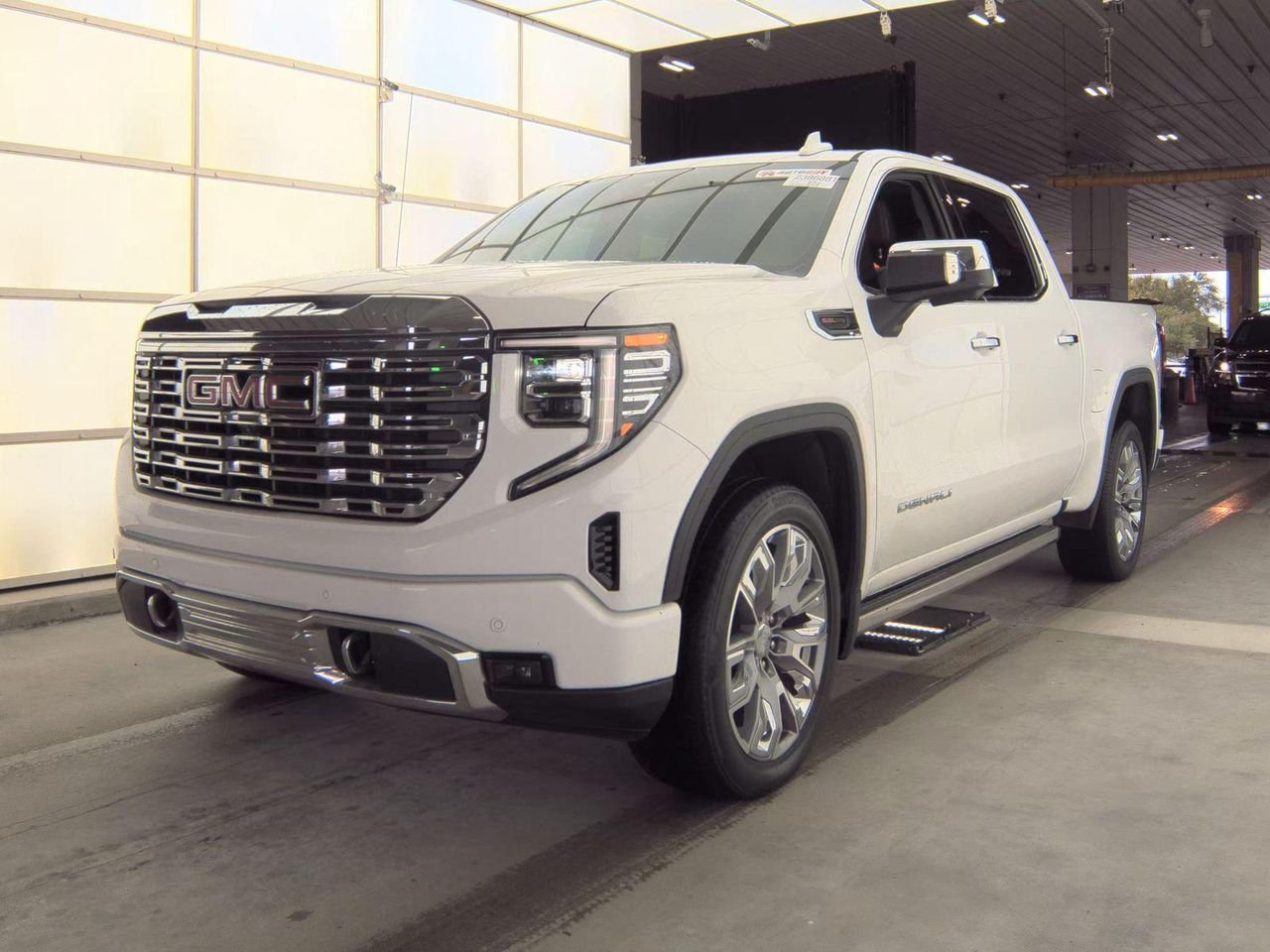 2023 GMC Sierra 4WD Crew Cab Short Box Denali's photo