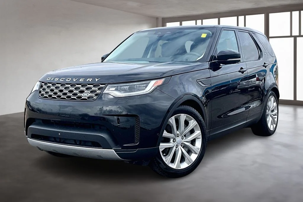 2024 Land Rover Discovery P300 S's photo