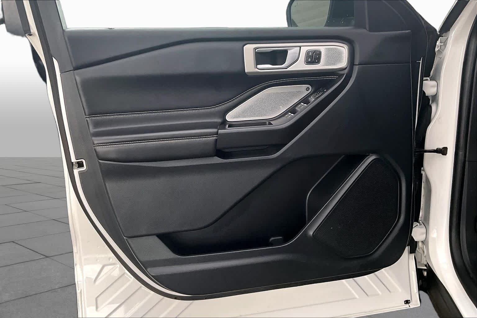 Used 2020 Star White Metallic Tri-Coat Ford ST image 22