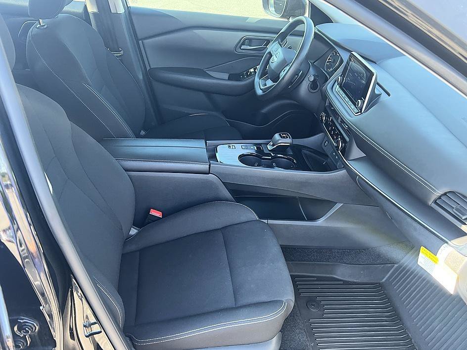 Used 2025 Super Black Nissan S image 17