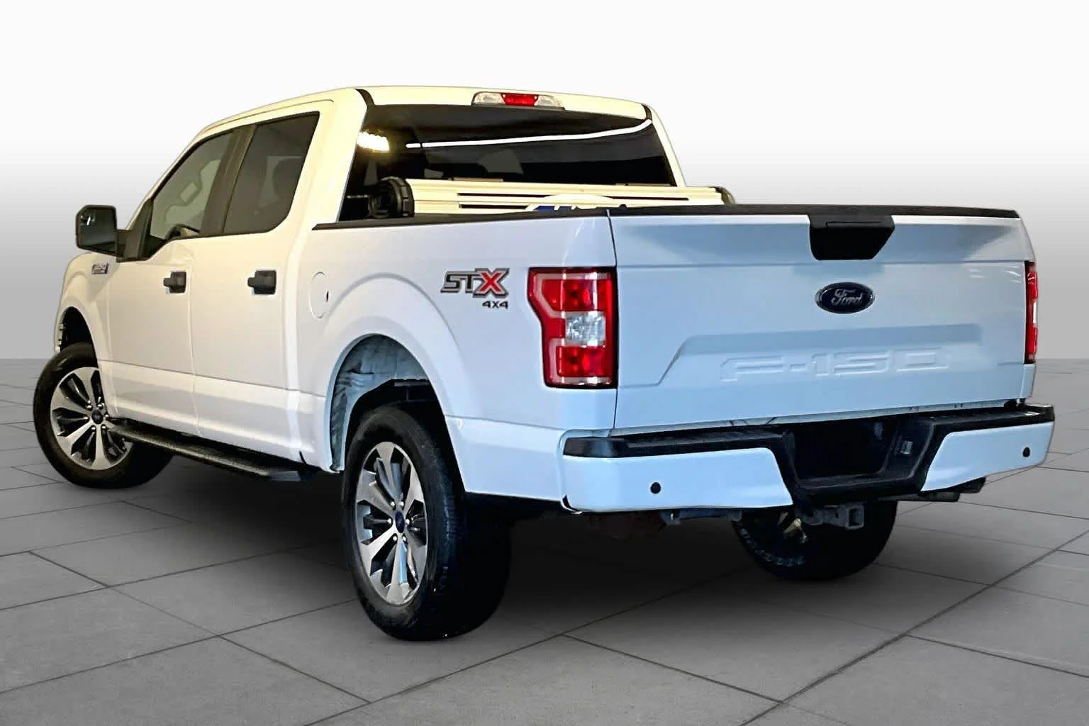 Used 2020 Oxford White Ford XL image 12