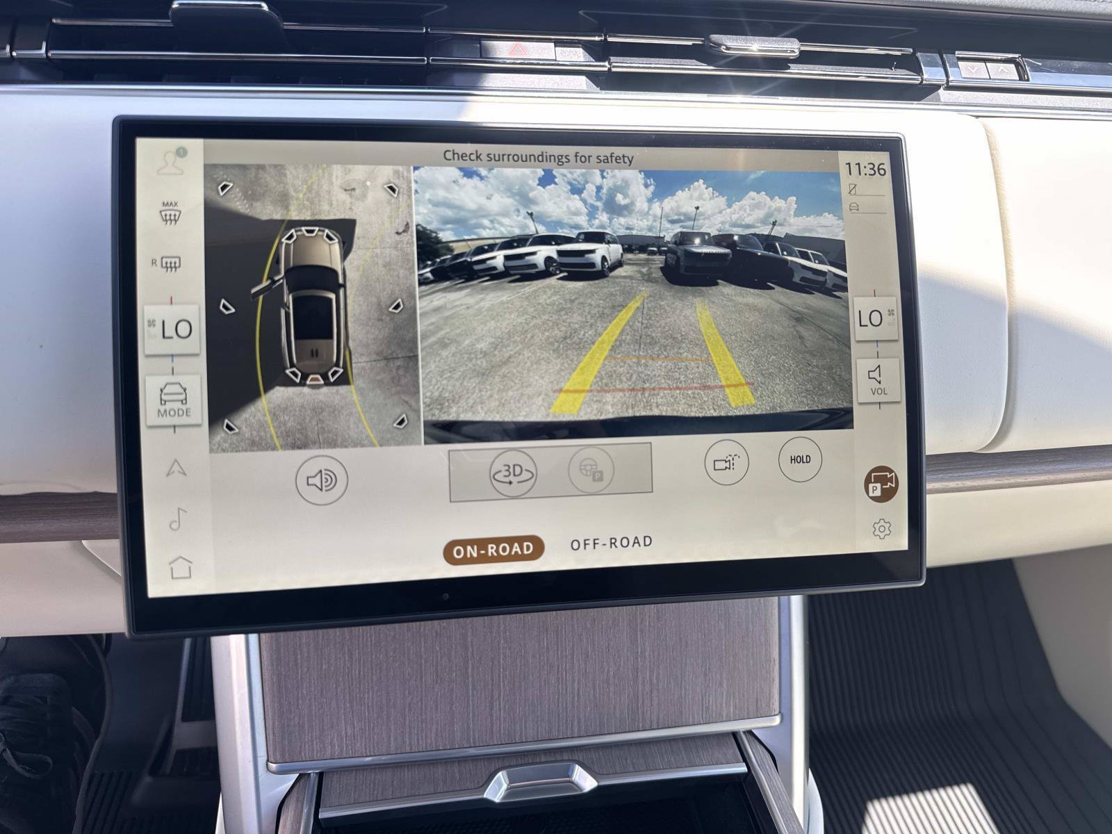 New 2026 Carpathian Grey LAND ROVER SE 7 Seats image 12