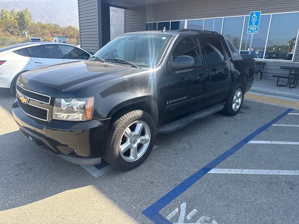 Used 2007 Black Chevrolet LTZ image 2