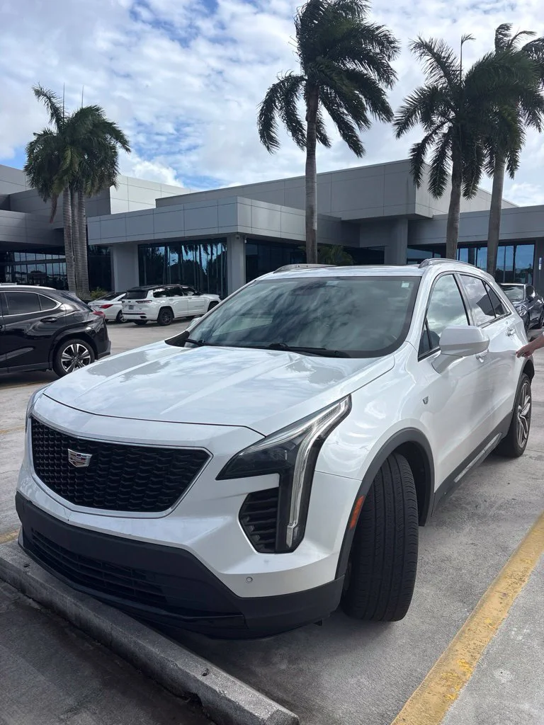 Used 2019 Crystal White Tricoat Cadillac Sport image 7