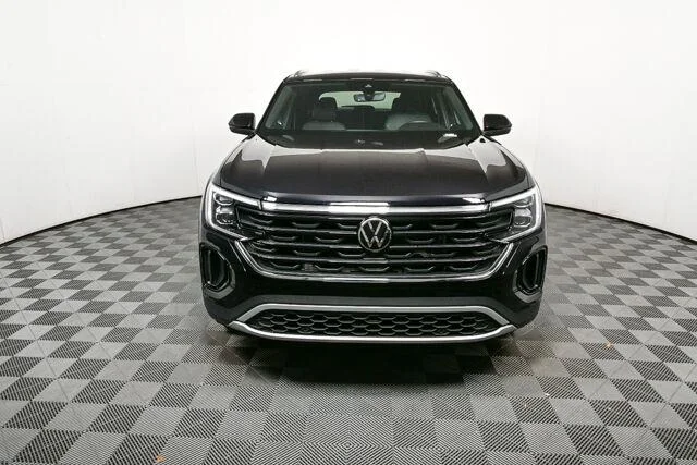 New 2026 Deep Black Pearl Volkswagen 2.0T SE image 35