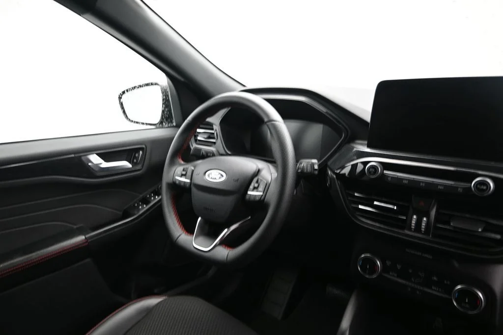 2025 Ford Escape ST-Line - Photo 17