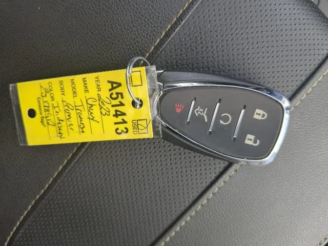 Used 2023 Iridescent Pearl Tricoat Chevrolet Premier image 34